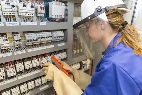 electrician Royal Center